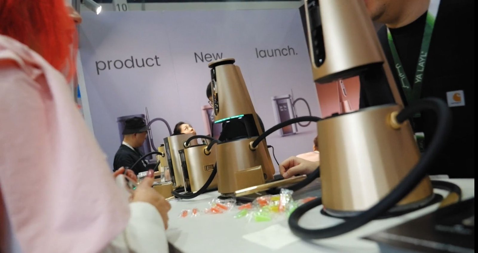 Smart electric hookah system with automated temperature control for consistent shisha sessions